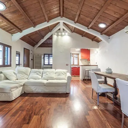 Chalet Domus Colosseum, Detached House Just Few Steps From The Colosseum Rome
