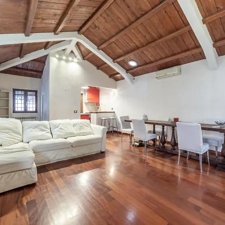 Domus Colosseum, Detached House Just Few Steps From The Colosseum *