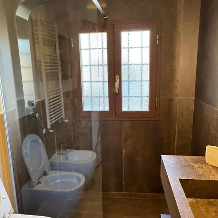 Dağ evi Domus Colosseum, Detached House Just Few Steps From The Colosseum Roma