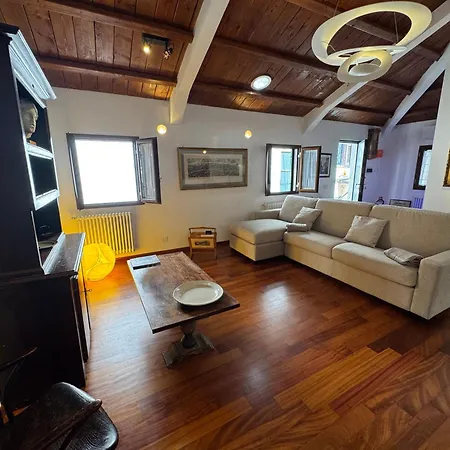 Domus Colosseum, Detached House Just Few Steps From The Colosseum Chalet