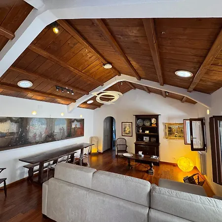 Domus Colosseum, Detached House Just Few Steps From The Colosseum Dağ evi Roma