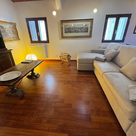 Domus Colosseum, Detached House Just Few Steps From The Colosseum Chalet *