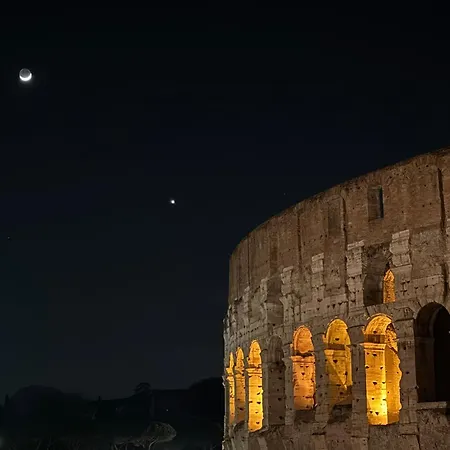 Domus Colosseum, Detached House Just Few Steps From The Colosseum Dağ evi Roma