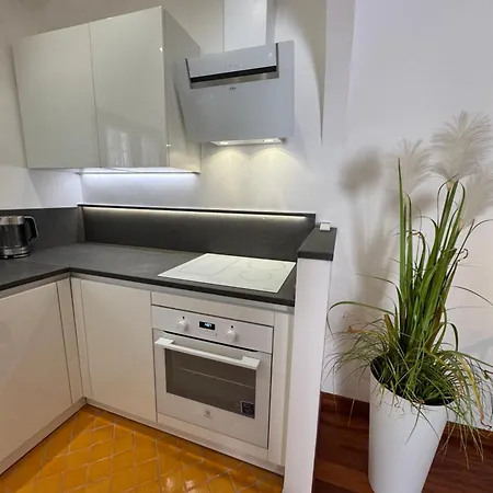 Domus Colosseum, Detached House Just Few Steps From The Colosseum Dağ evi