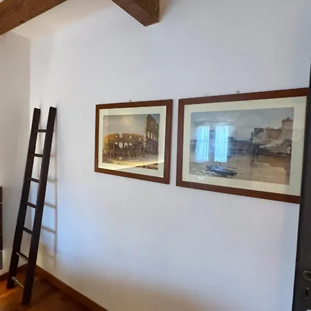 Dağ evi Domus Colosseum, Detached House Just Few Steps From The Colosseum Roma