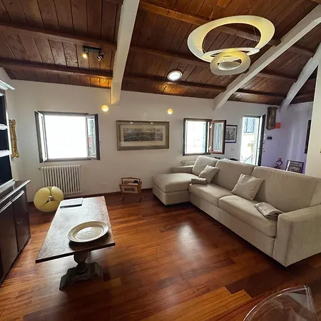 Domus Colosseum, Detached House Just Few Steps From The Colosseum