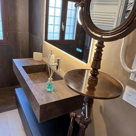 Dağ evi Domus Colosseum, Detached House Just Few Steps From The Colosseum