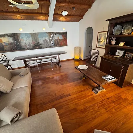 Domus Colosseum, Detached House Just Few Steps From The Colosseum Dağ evi Roma