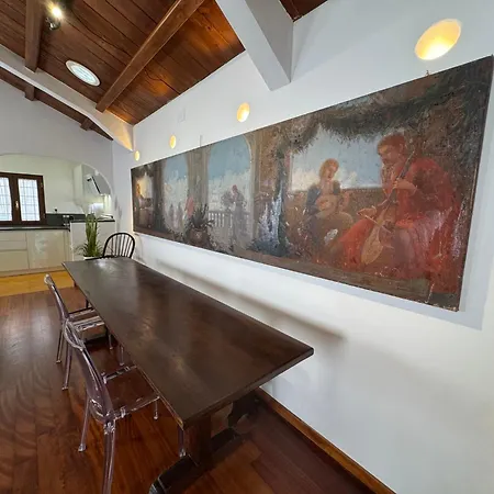 Dağ evi Domus Colosseum, Detached House Just Few Steps From The Colosseum