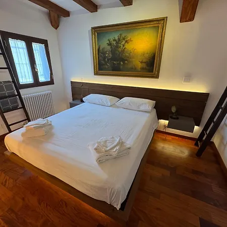 Domus Colosseum, Detached House Just Few Steps From The Colosseum Chalet Rome