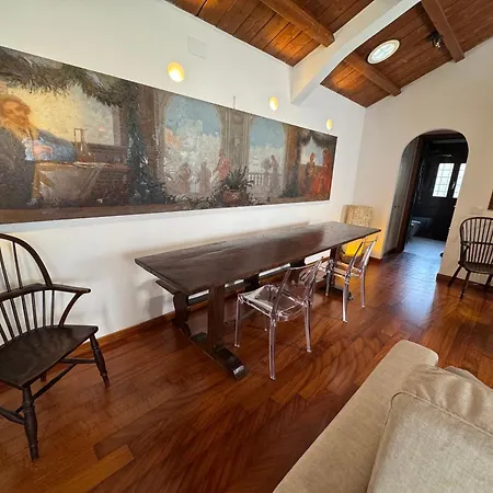 Dağ evi Domus Colosseum, Detached House Just Few Steps From The Colosseum Roma