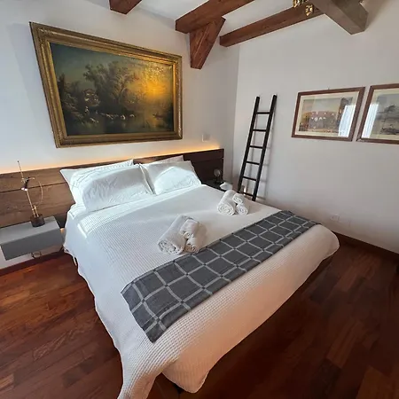 Dağ evi Domus Colosseum, Detached House Just Few Steps From The Colosseum