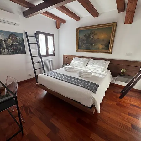 Domus Colosseum, Detached House Just Few Steps From The Colosseum Roma