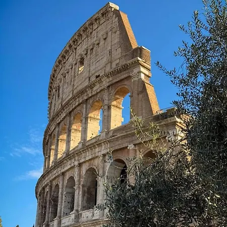 Domus Colosseum, Detached House Just Few Steps From The Colosseum Dağ evi