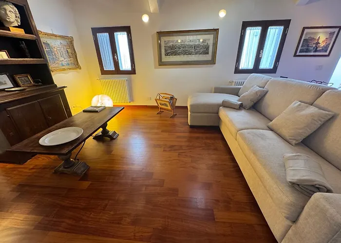 Domus Colosseum, Detached House Just Few Steps From The Colosseum Шале *