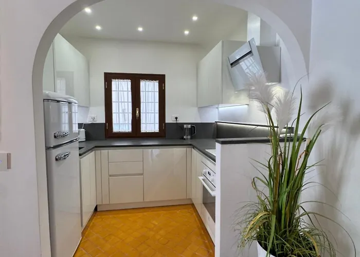 Domus Colosseum, Detached House Just Few Steps From The Colosseum * Рим