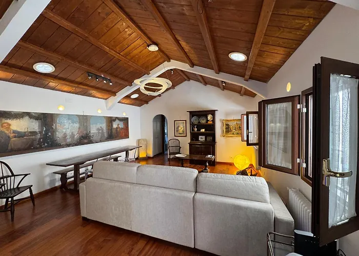 Domus Colosseum, Detached House Just Few Steps From The Colosseum Шале Рим