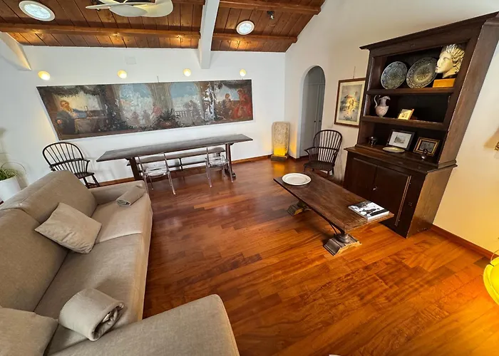 Domus Colosseum, Detached House Just Few Steps From The Colosseum Шале Рим