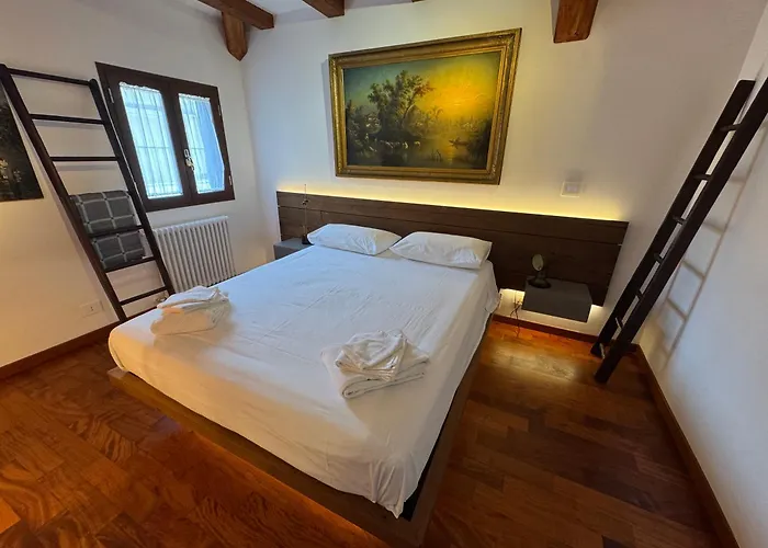 Domus Colosseum, Detached House Just Few Steps From The Colosseum Шале Рим