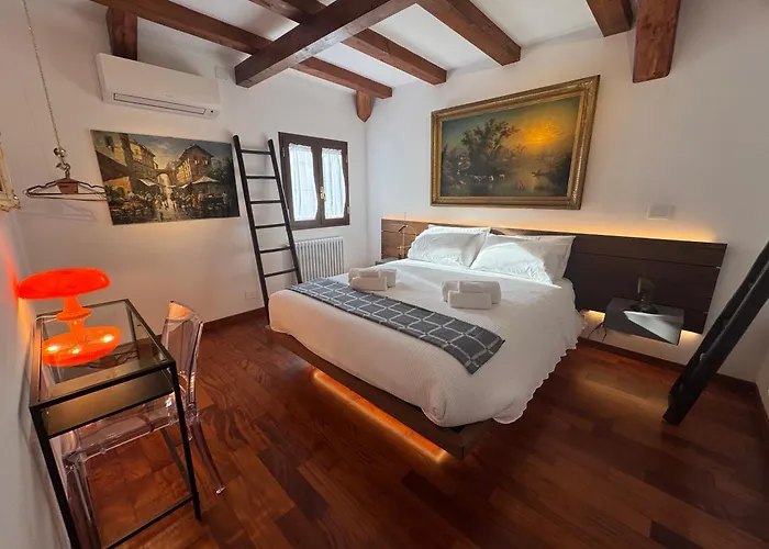 Domus Colosseum, Detached House Just Few Steps From The Colosseum Шале Рим